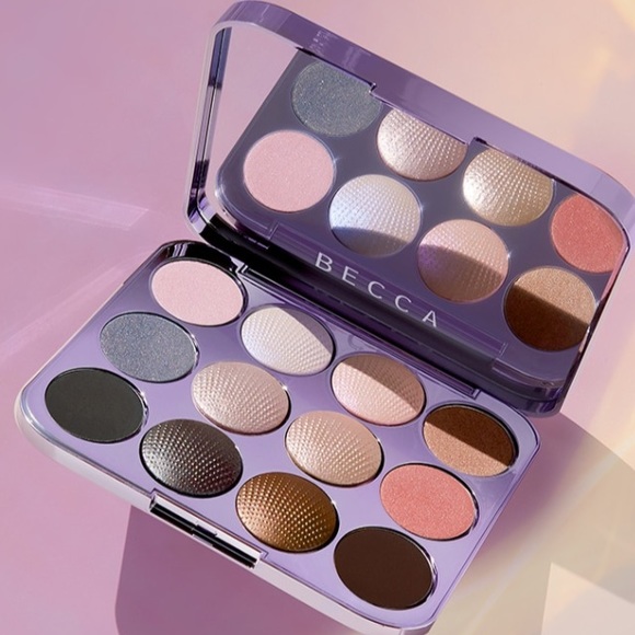 BECCA Other - 🌸BECCA Pearl Glow Shimmering Eye Palette🌸